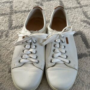 Ecco Soft 7 Women's Size 7 Ivory Athletic Golf Walking Leather Sneakers
